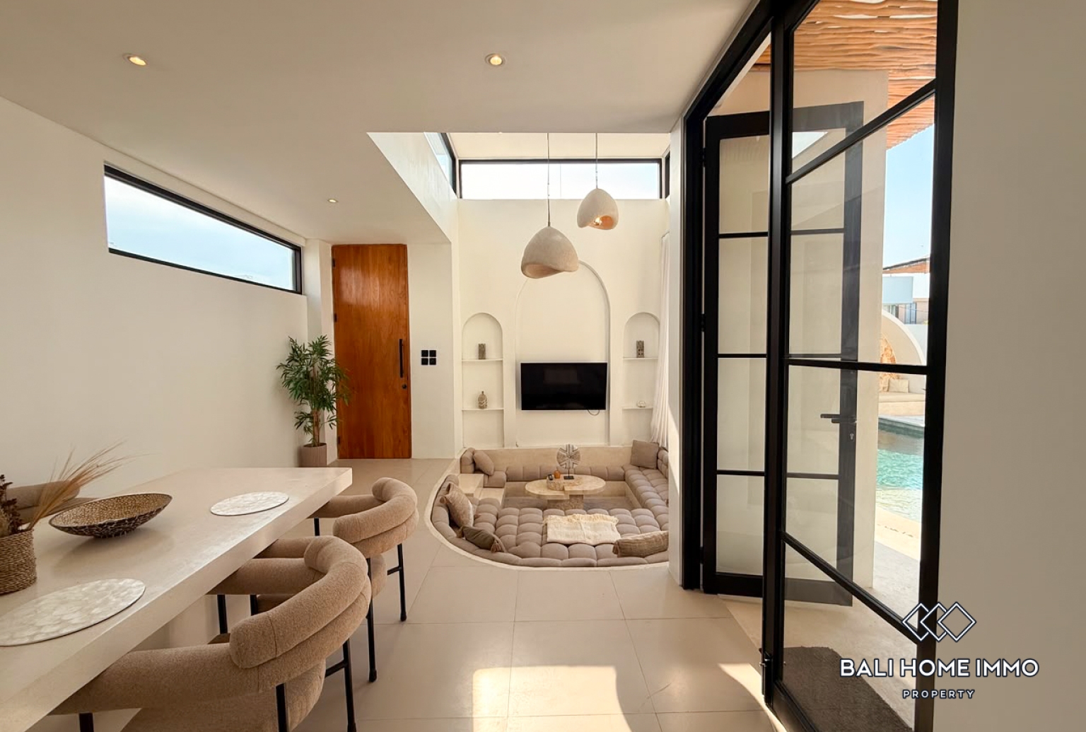Brand New 3 Bedroom Villa For Rent Canggu Batu Bolong — image 2