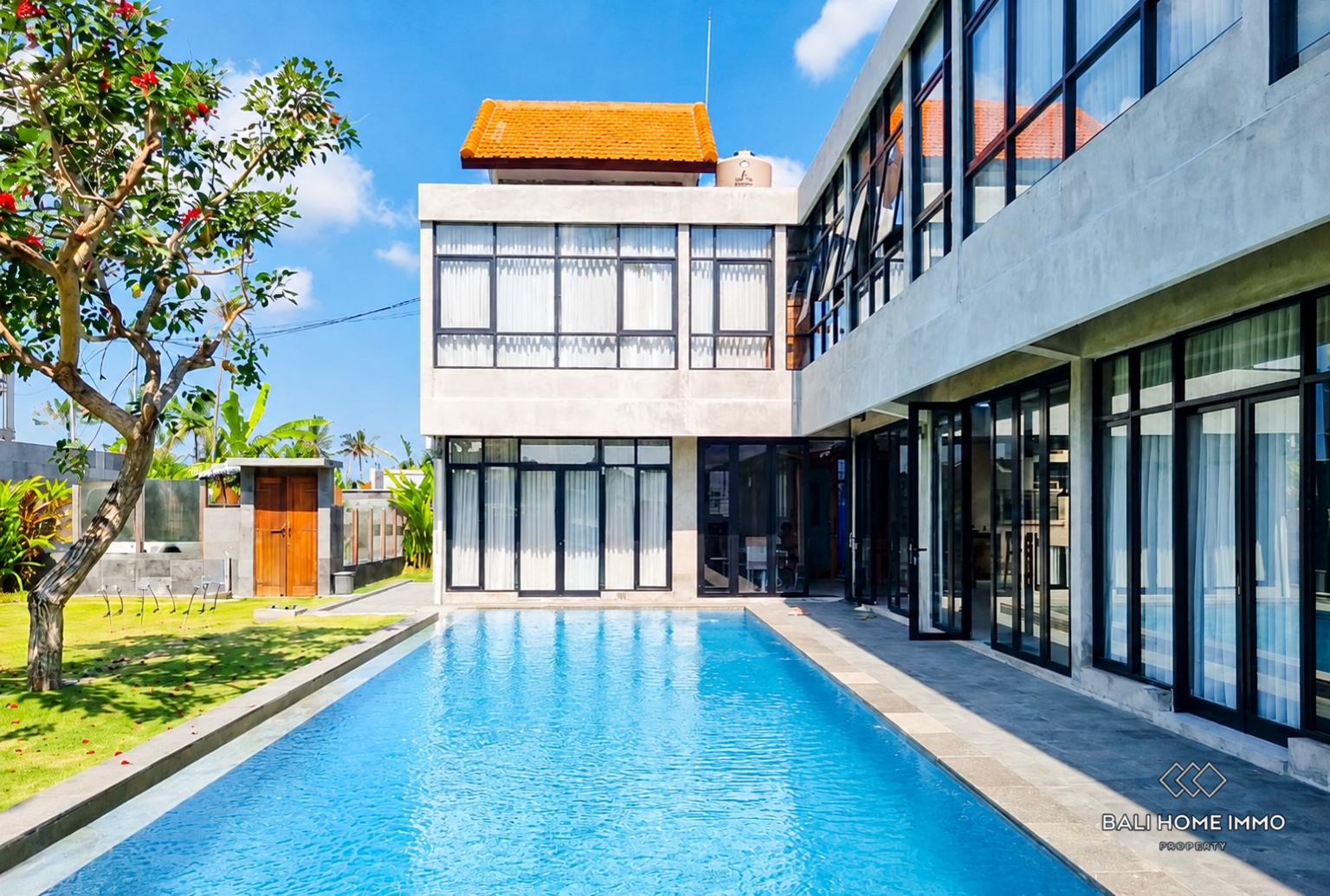 Brand New Industrial 5 Bedroom Villa for Yearly Rental in Bali Tanah Lot East Side — image 1