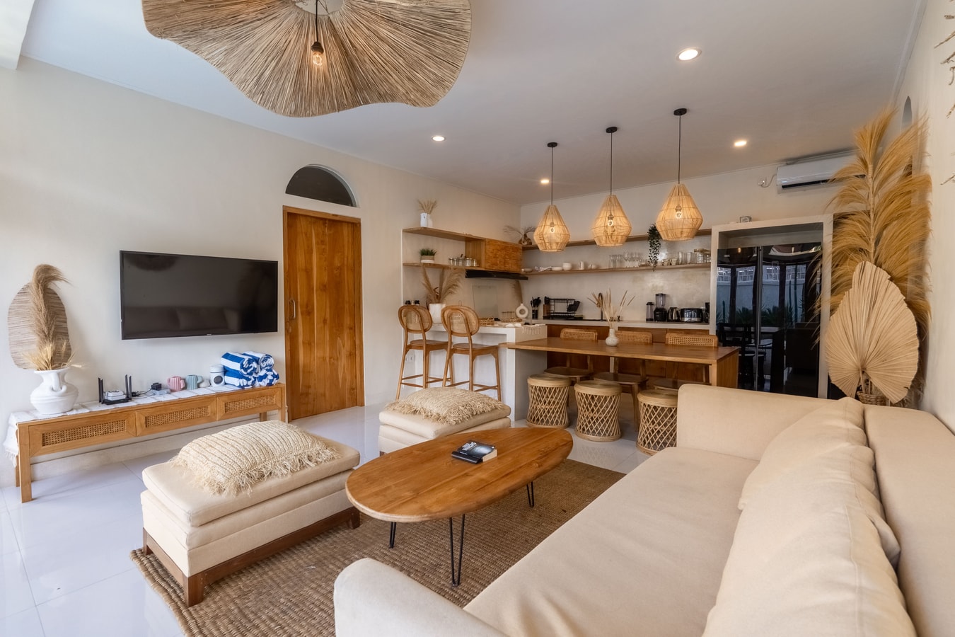 2BR Prime Location Umalas Villa | Pool, Near Cafés in Canggu, Bali — image 3
