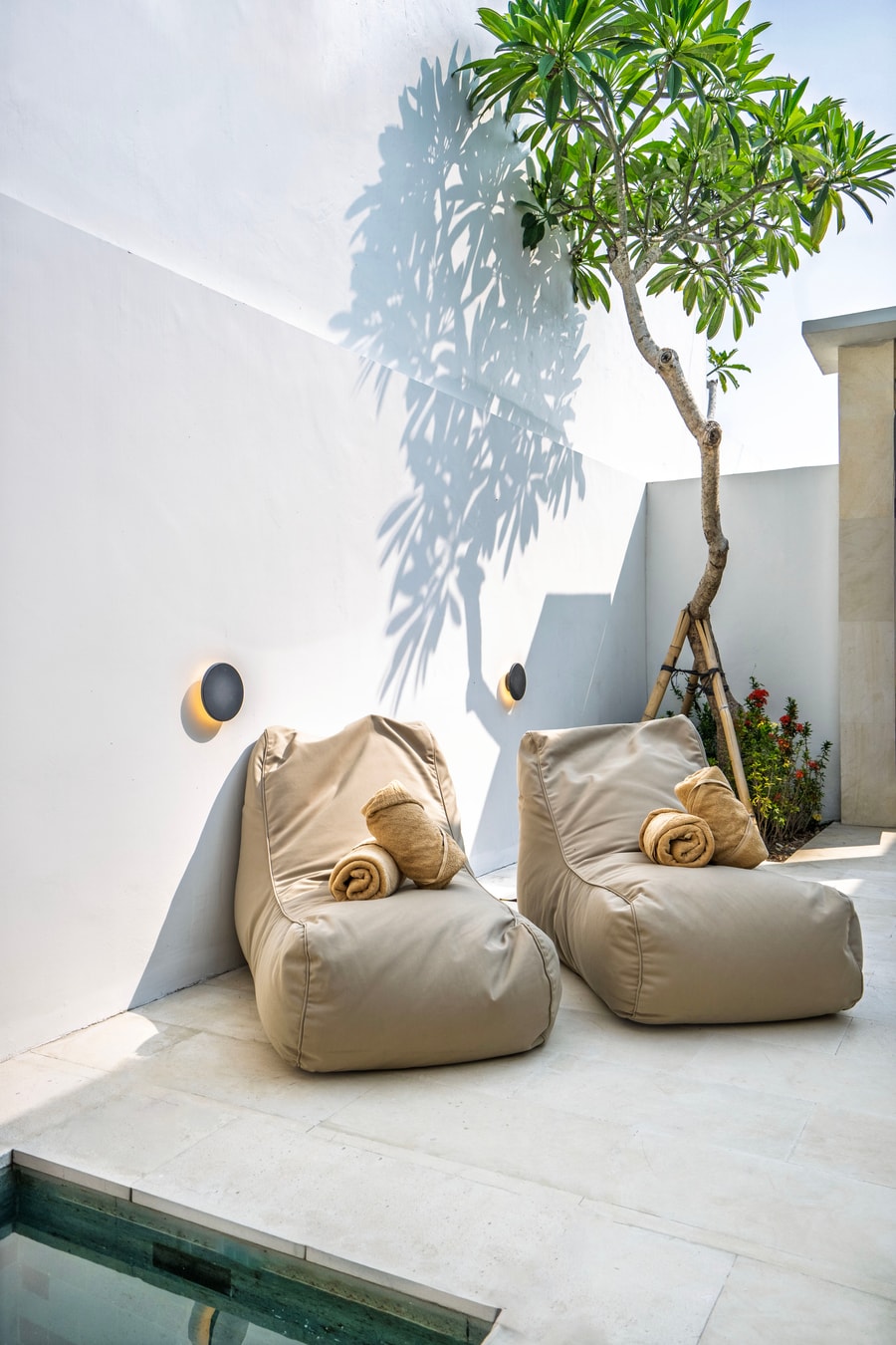 Modern Canggu 2BR Tropical Villa | Pool & Rooftop in Canggu, Bali — image 17
