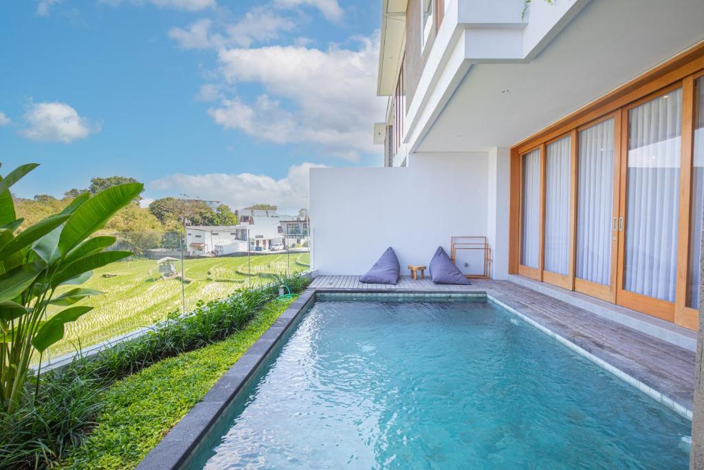 Rice Field Sanctuary 2 Bedroom Private Villa in Canggu — image 8