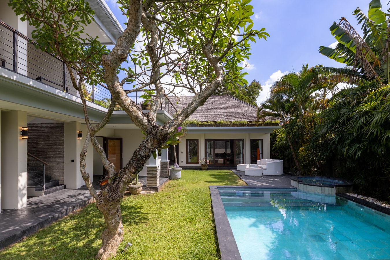 Sanga - 3BR Villa with Pool & Rooftop, Canggu in Pererenan, Bali — image 13