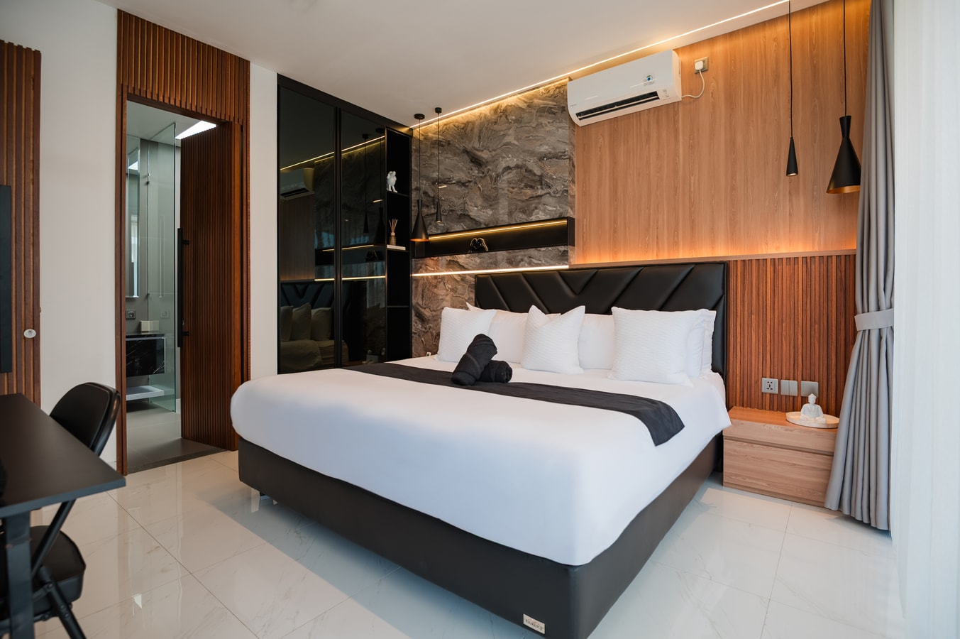 Sky Beach Villa - 2BR with BBQ and Pool, Seseh in Canggu, Bali — image 3