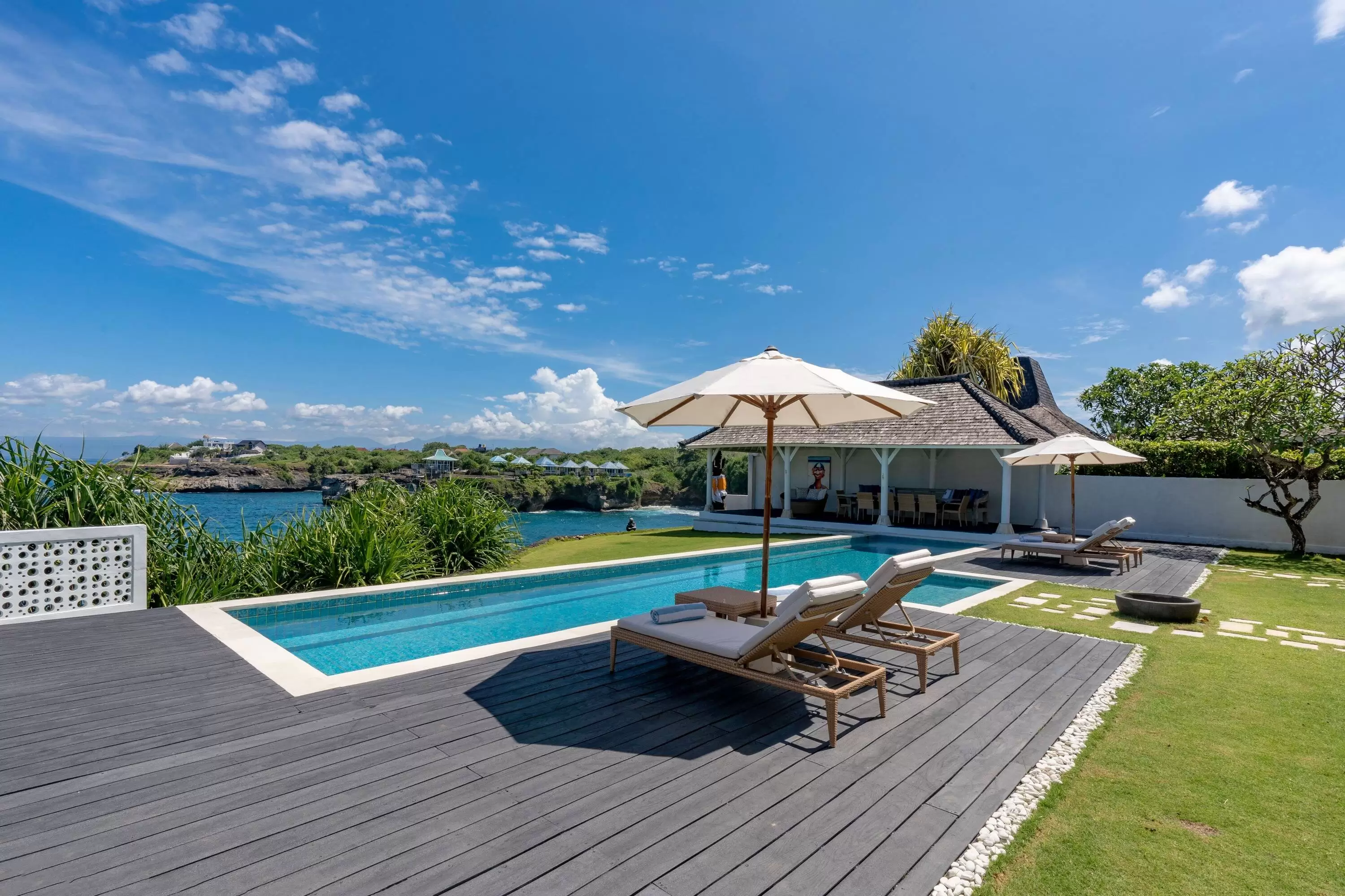 Book Casa Del Mar: Cliffside Villa Accommodation in Nusa Lembongan — image 8