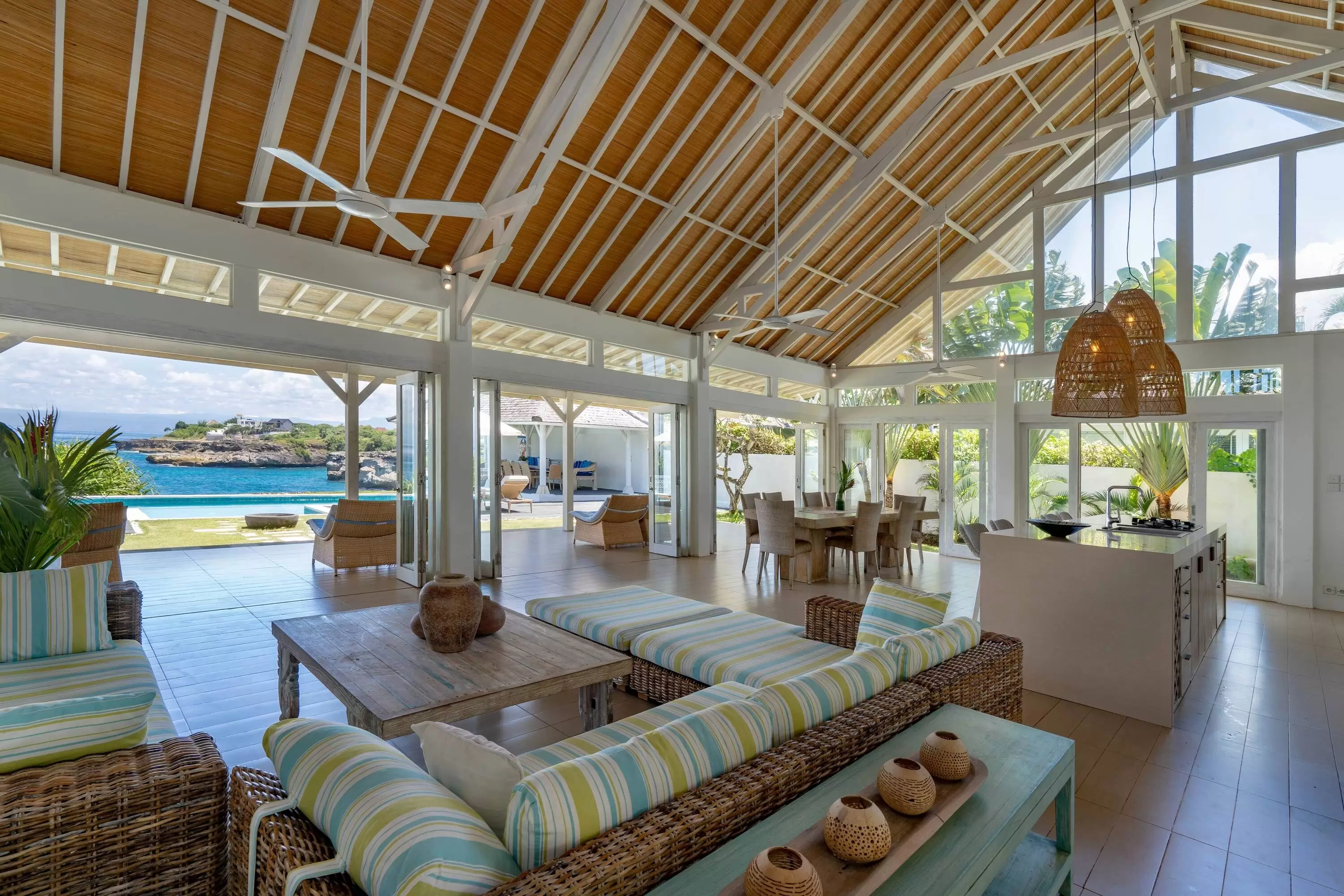 Book Casa Del Mar: Cliffside Villa Accommodation in Nusa Lembongan — image 10