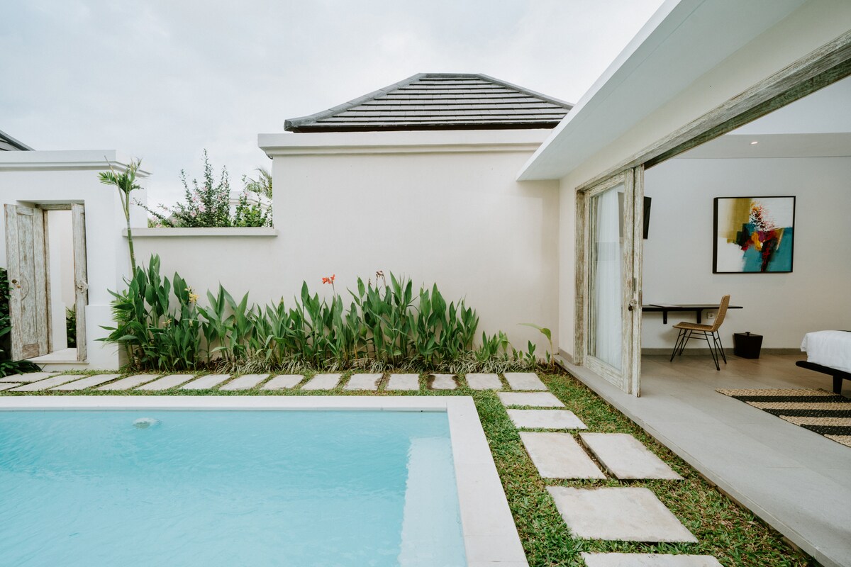Stylish Beachside Nook 1 Bedroom Private Villa in Canggu — image 12