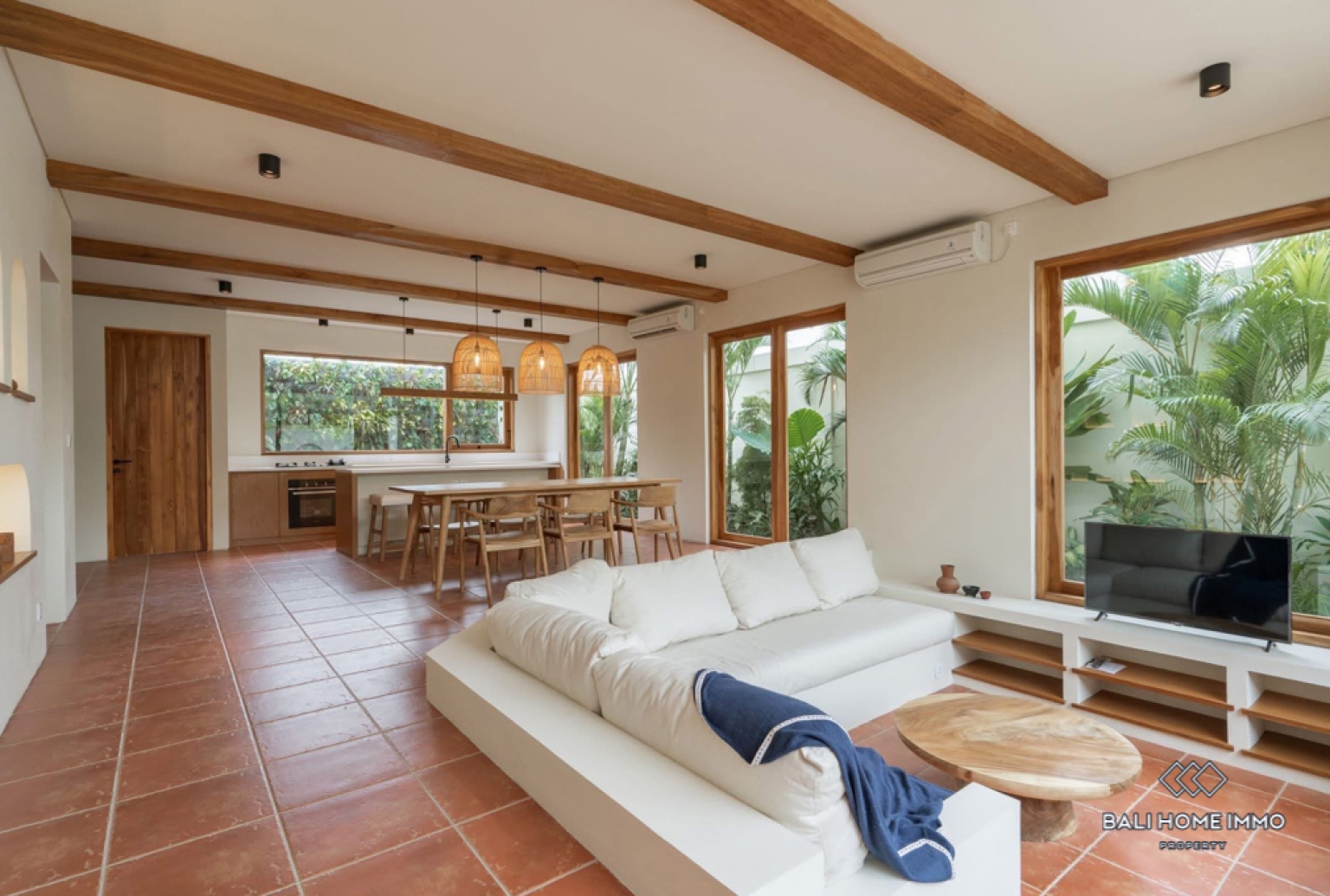 Charming 3 Bedroom Villa for Rental in Bali Canggu Residential Side — image 3