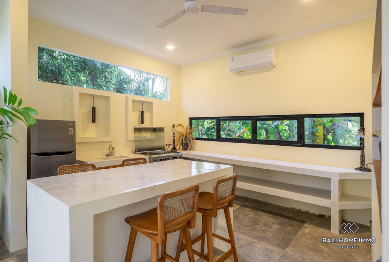 Charming 3 Bedroom Villa for Yearly Rental in Canggu Residential Side — image 3