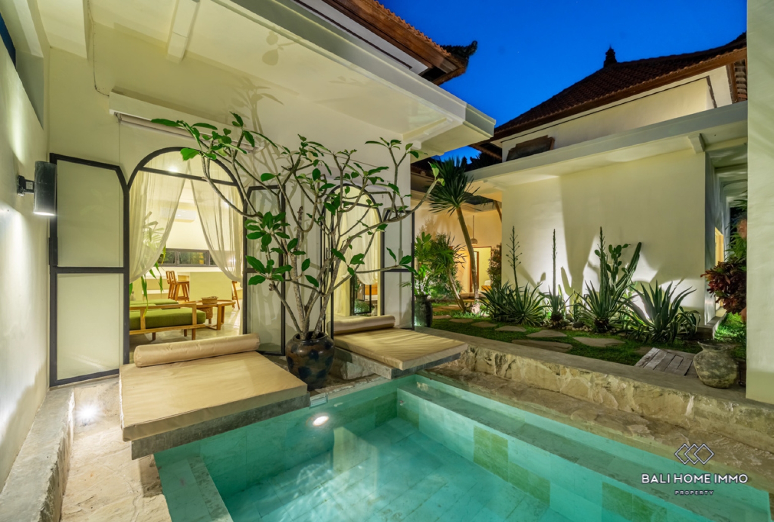 Charming 3 Bedroom Villa for Yearly Rental in Canggu Residential Side — image 1