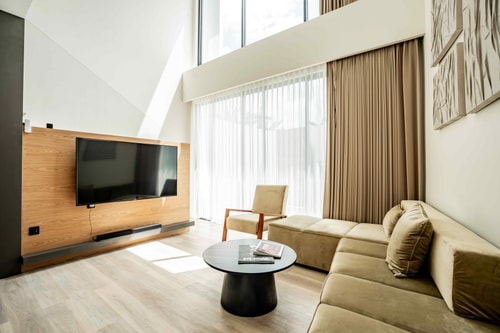 Contemporary Canggu 2BR Villa w/ Pool, Prime Loc in Canggu, Bali — image 2