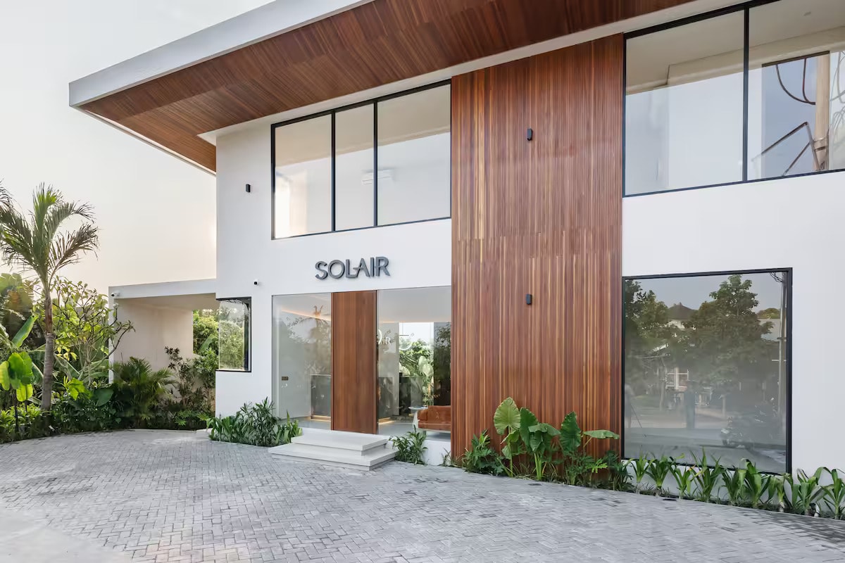 Stylish 1BR Beachfront Villa with Rooftop BBQ in Canggu, Bali — image 17