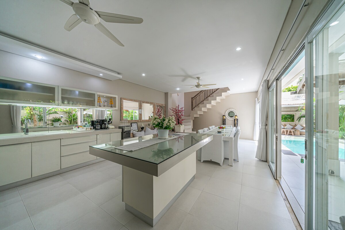 Bali Om Center — 5BR Villa Rental in Canggu — image 2