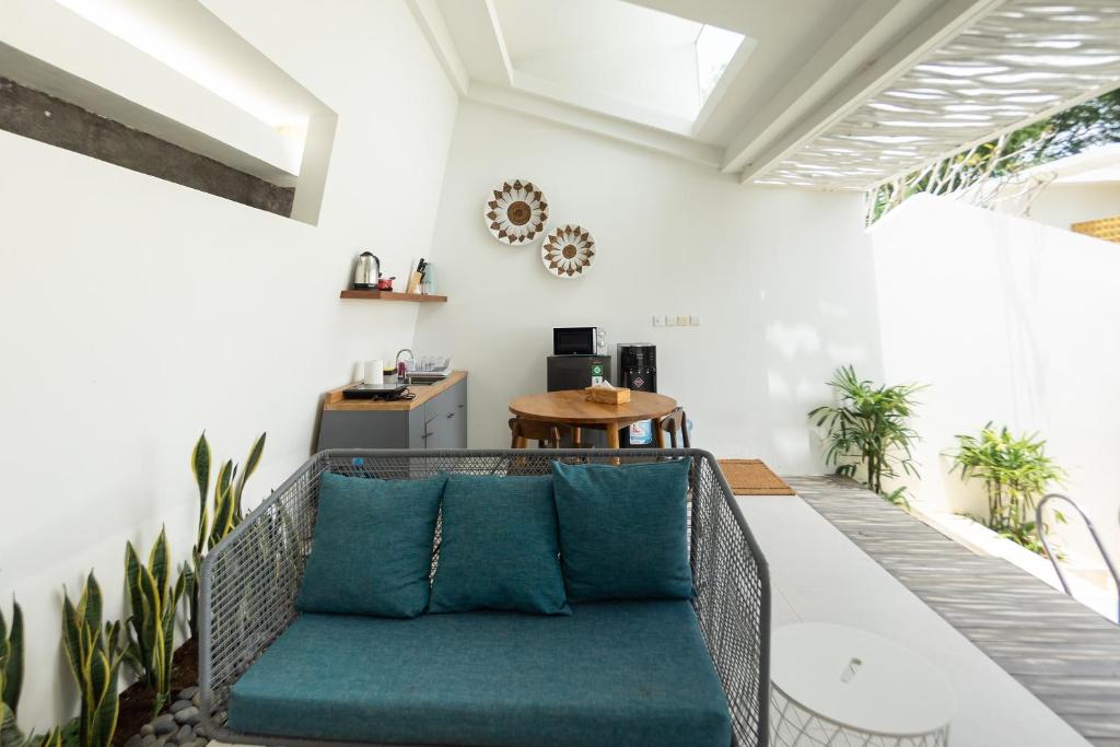 Minimalist Modern Retreat 2 Bedroom Private Villa in Canggu — image 5