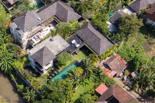 Sanga - 3BR Villa with Pool & Rooftop, Canggu in Pererenan, Bali — image 10