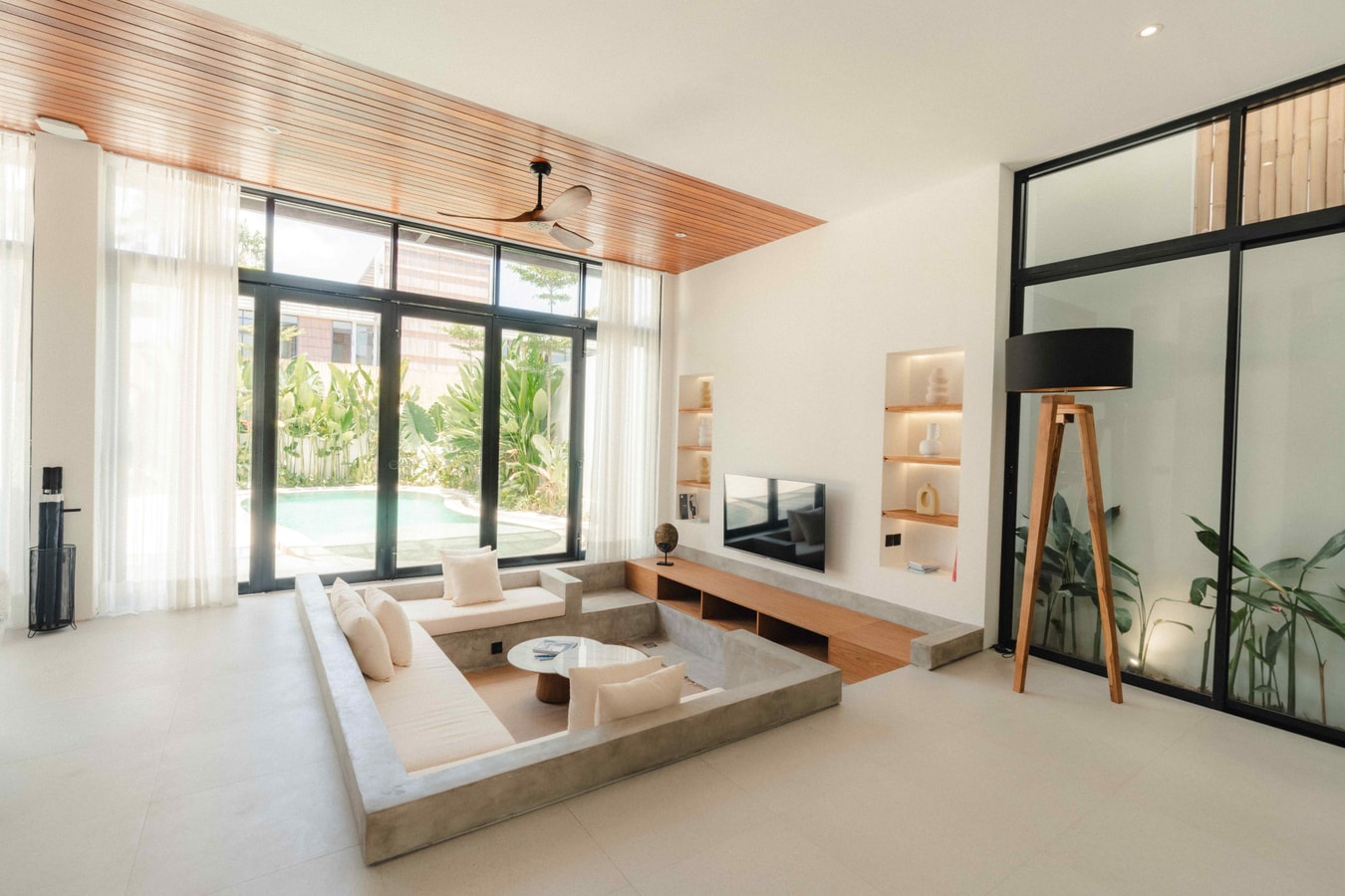 Canggu Luxury-Modern 3BR Villa | Pool & Rooftop in Canggu, Bali — image 3