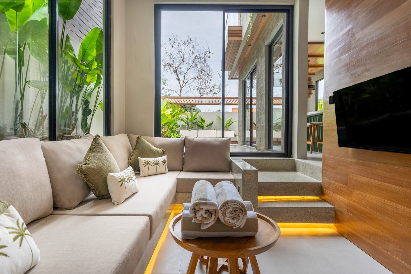 Nanna 2 - 2 Bedroom Villa with Pool, Canggu in Canggu, Bali — image 3