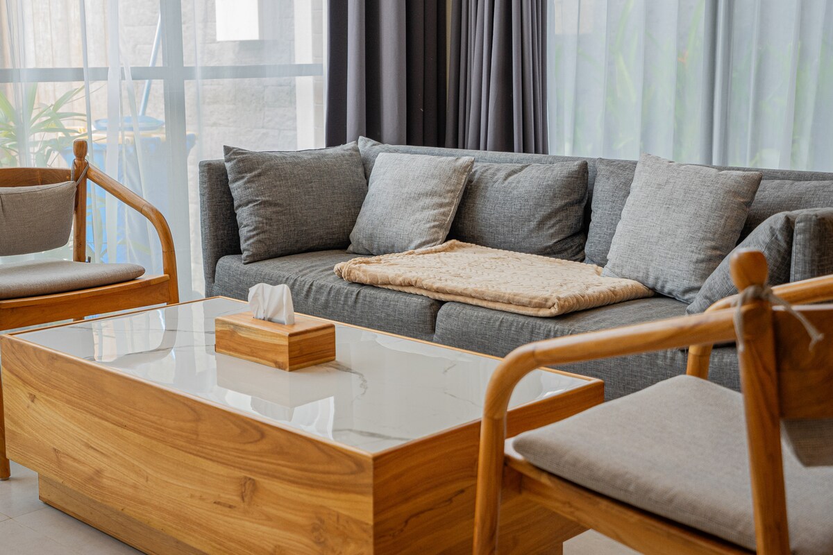 Central Tropical Hideaway 3 Bedroom Private Villa in Canggu — image 5
