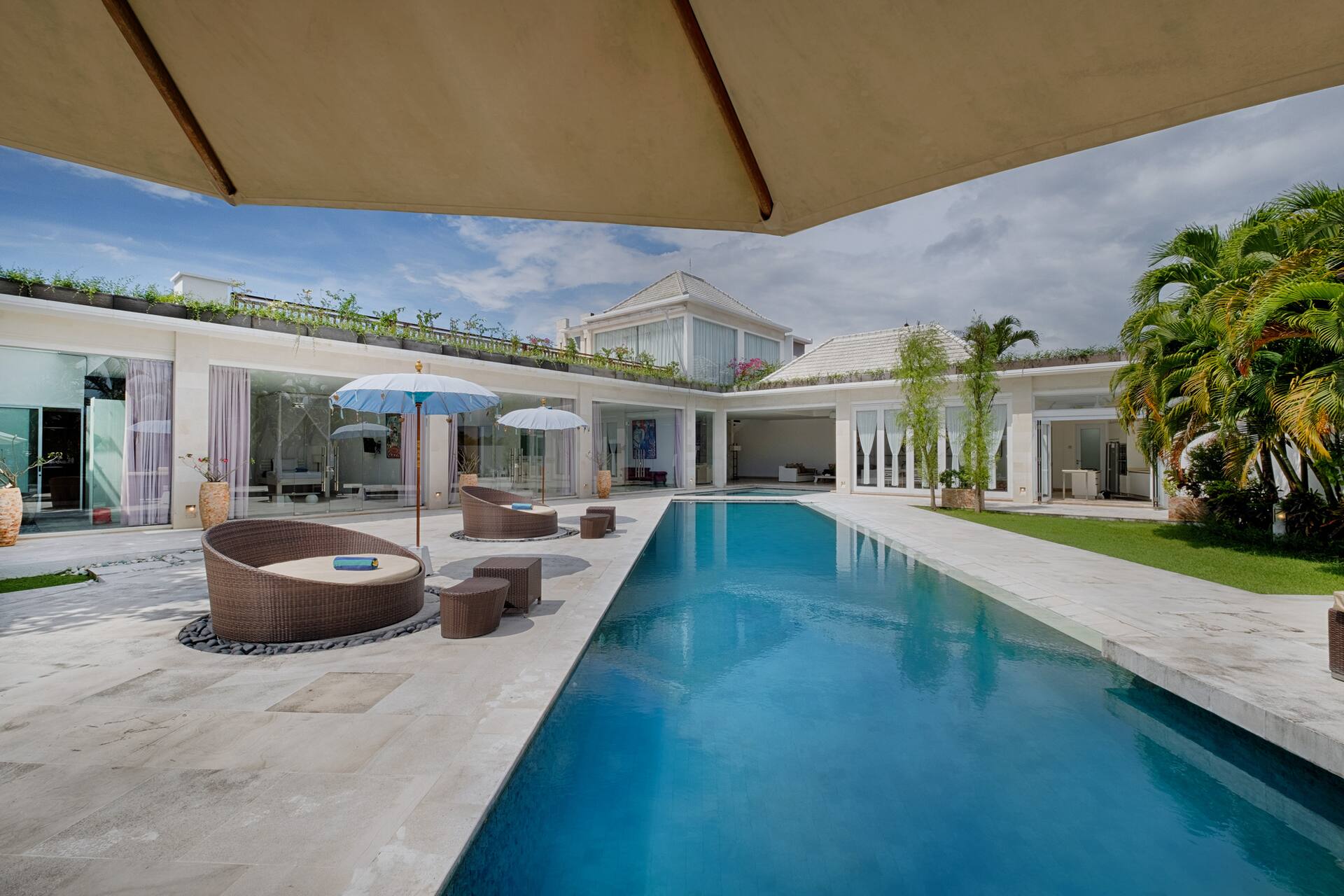 Luminous White Sanctuary 3 Bedroom Private Villa in Canggu