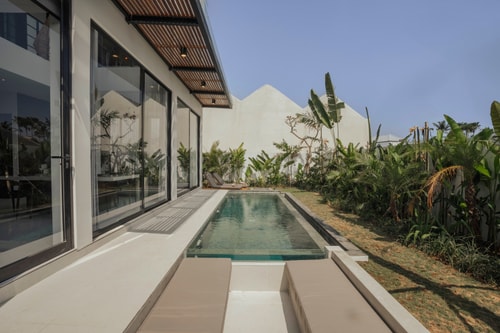 Luxurious 4BR Beachfront Canggu Villa w/ Pool in Canggu, Bali — image 1
