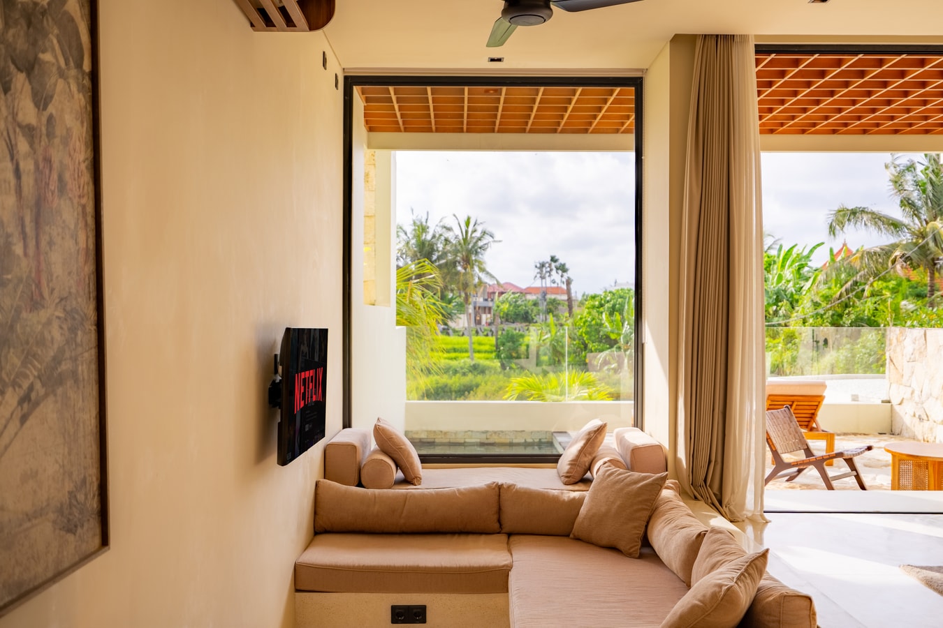 Elegant 1BR Canggu | Pool & Sunset Paddy Balcony in Canggu, Bali — image 3