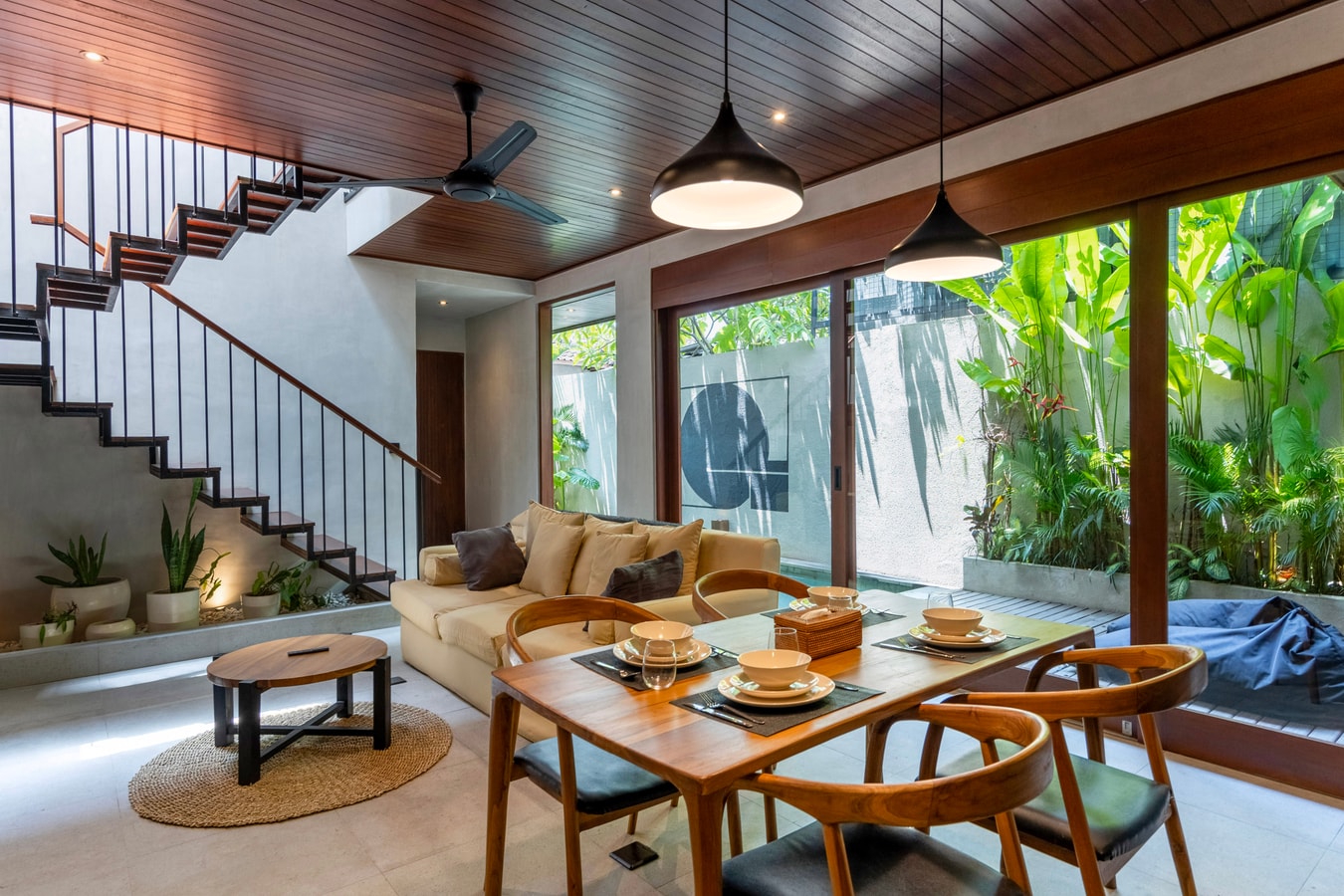Raya - 2BR Villa with Pool, Near Echo Beach Canggu in Pererenan, Bali — image 3