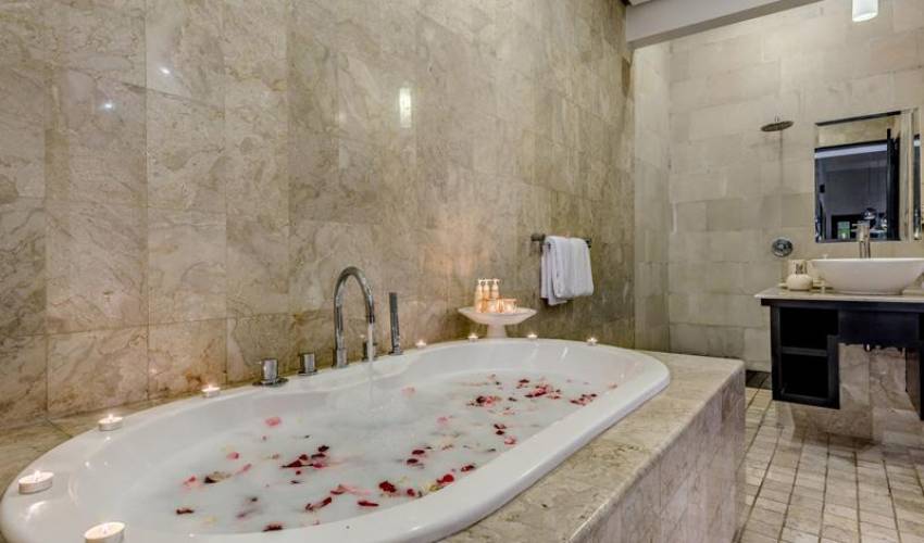 Seminyak Villa 3292 — image 2