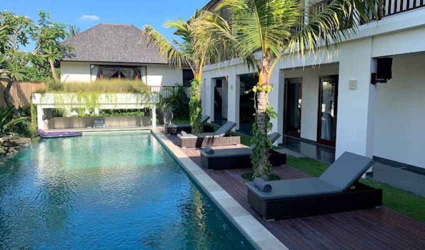 7 Bedroom in Canggu — image 2