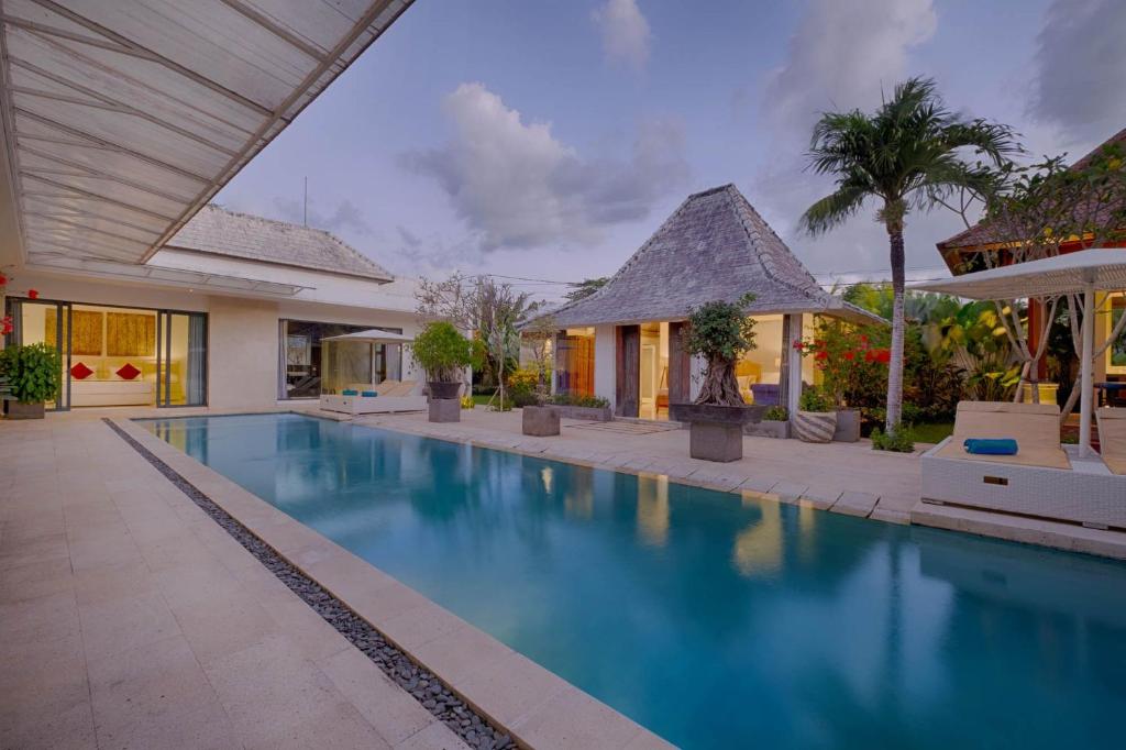 Homely Tropical Nest 3 Bedroom Private Villa in Canggu — image 11