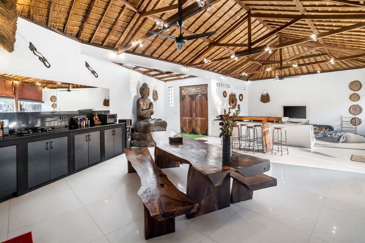 Garden Villa · 6BR · Seminyak — 6BR Villa Rental in Seminyak — image 2