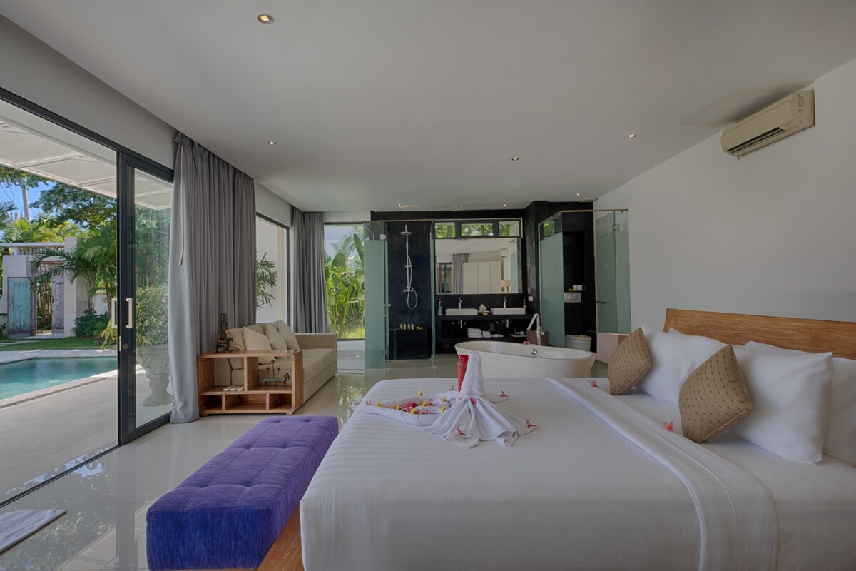 Elegant Whitewashed Haven 3 Bedroom Private Villa in Canggu — image 7