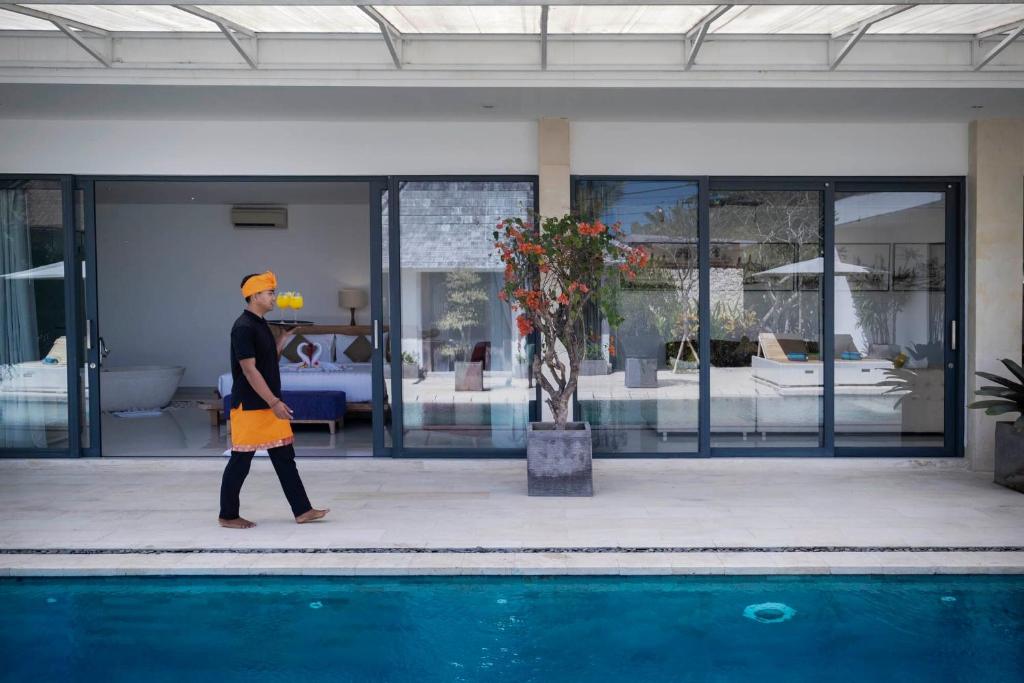Romantic Garden Retreat 3 Bedroom Private Villa in Canggu — image 8