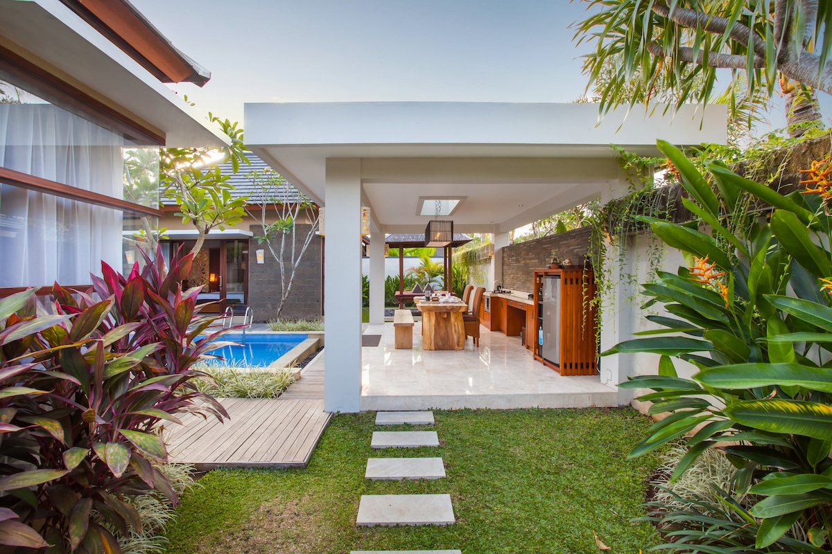 Tropical Balinese Retreat 2 Bedroom Private Villa in Jimbaran
