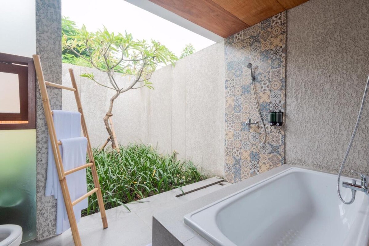 The Luxe Nook 2 Bedroom Private Villa in Ubud — image 2