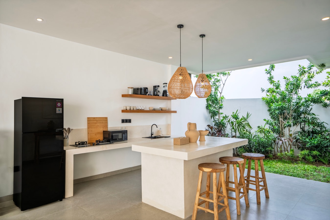 Modern Canggu 2BR Tropical Villa | Pool & Rooftop in Canggu, Bali — image 5