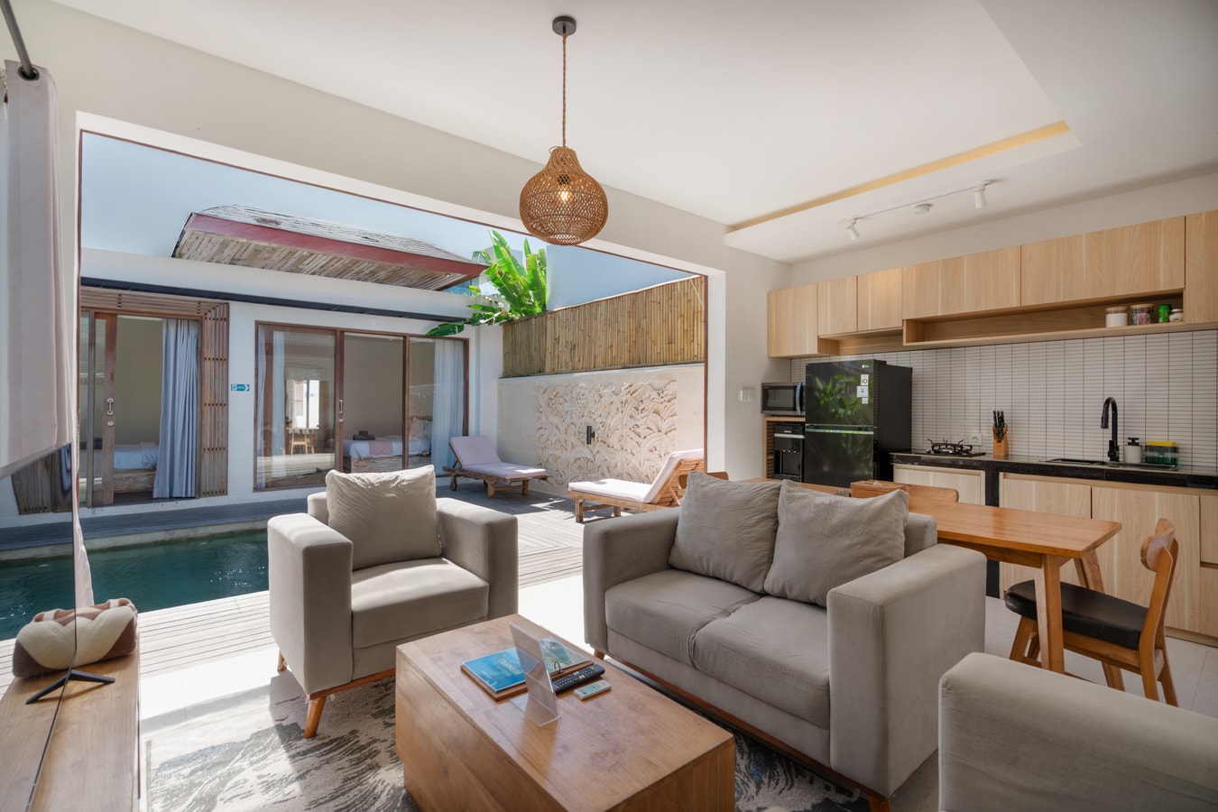 Bernard - Poolside Access & Garden Villa, Uluwatu in Ungasan, Bali — image 5
