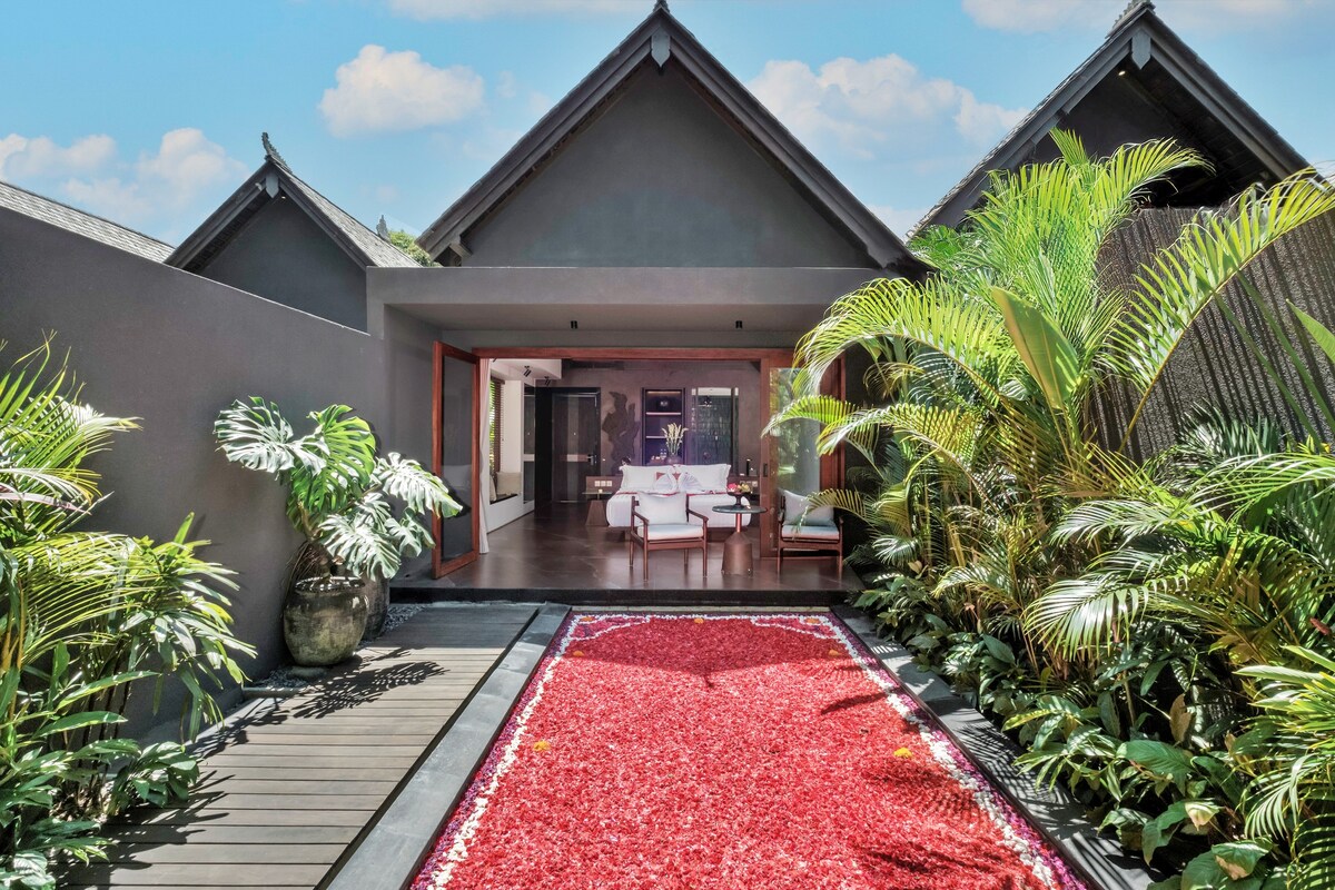 Central Honeymoon Escape Private Villa in Ubud — image 12