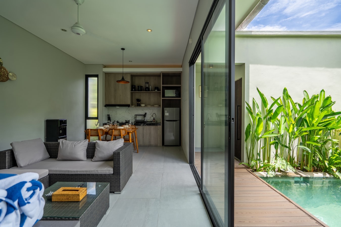 D'Pavilion A2 - 2 Bedroom Villa with Pool, Seseh in Pererenan, Bali — image 3