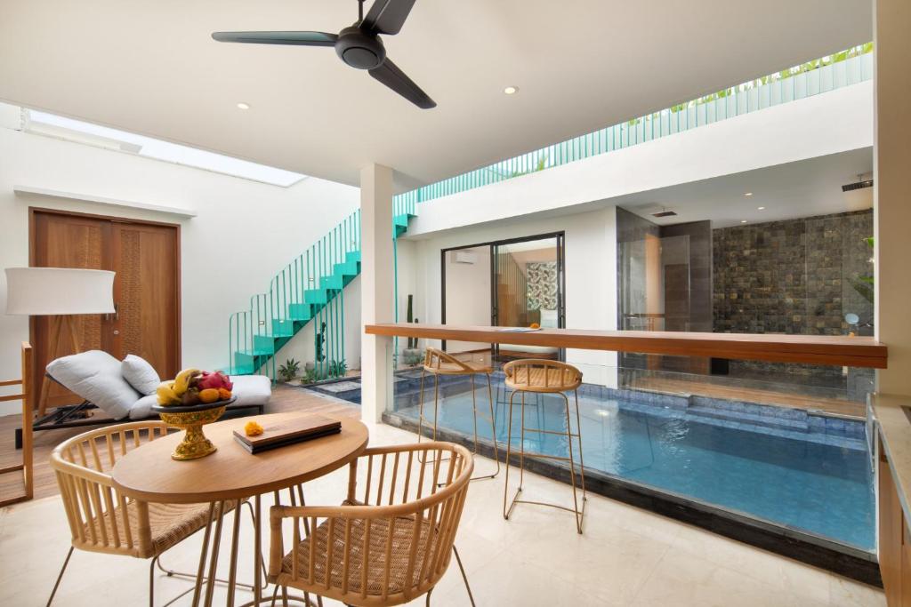 Cozy Tropical Nook 1 Bedroom Private Villa in Canggu — image 1