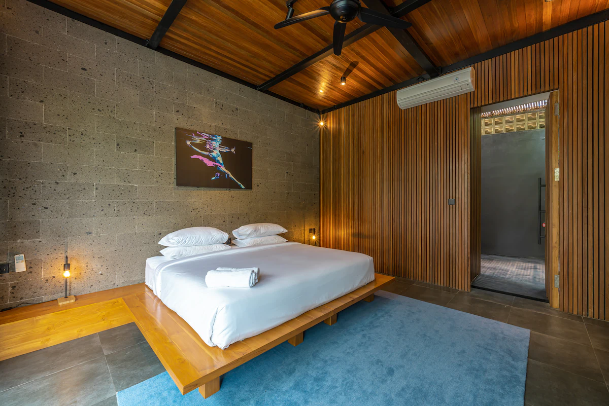 Yeh Gangga — 8BR Villa Rental in Pererenan — image 9
