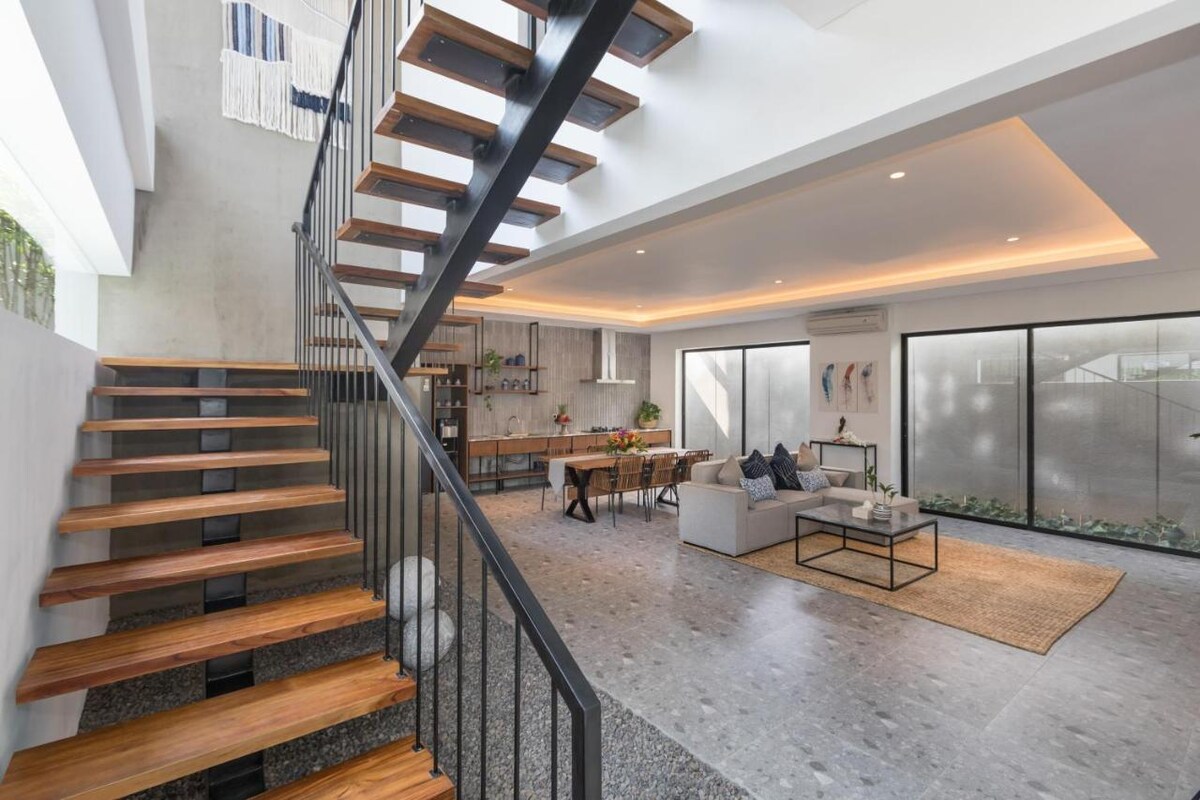 Grand Modern Sanctuary 5 Bedroom Private Villa in Canggu — image 12