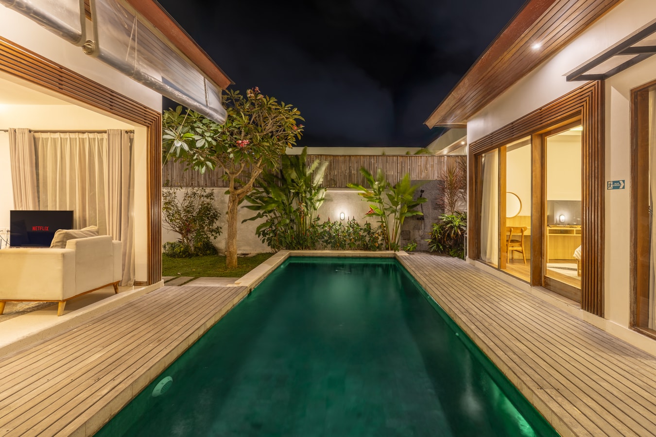 Bernard - Poolside Access & Garden Villa, Uluwatu in Ungasan, Bali — image 11