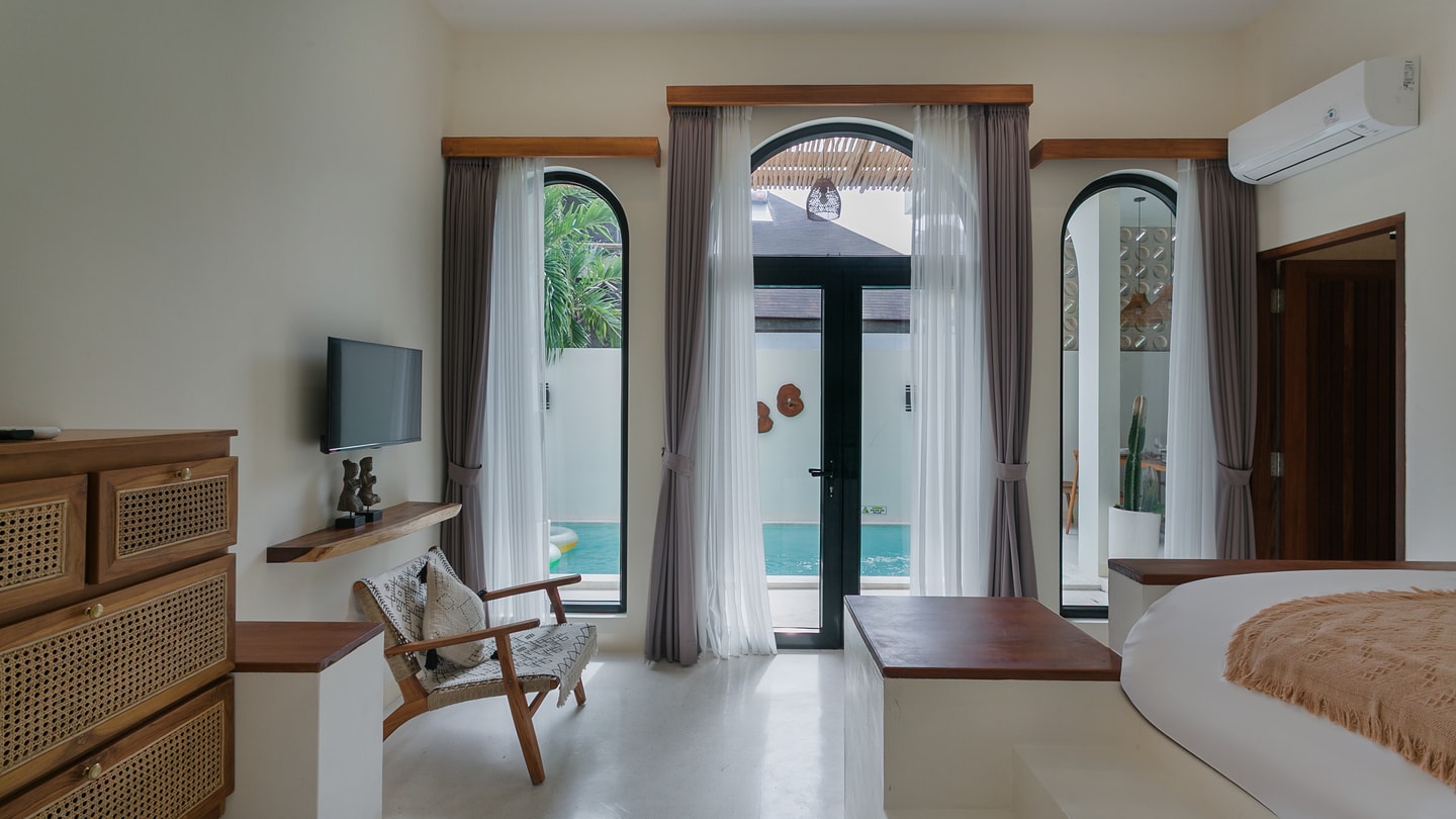 Seffalas Villas - 6 Bedroom with Two Pools, Umalas in Canggu, Bali — image 19