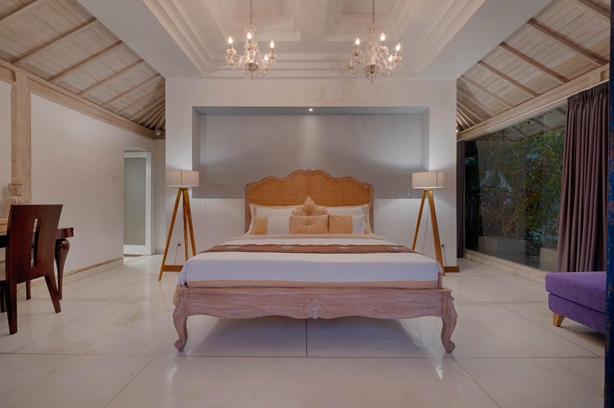 Elegant Whitewashed Haven 3 Bedroom Private Villa in Canggu — image 8