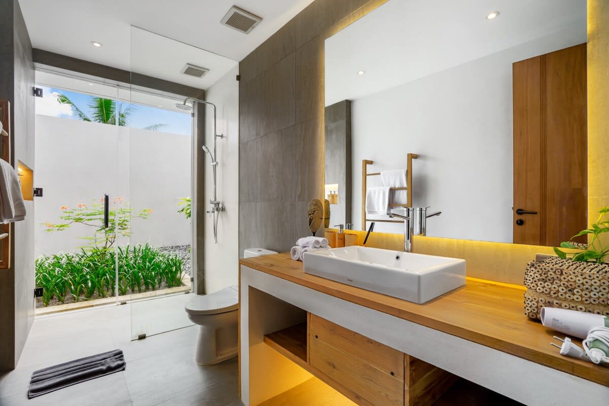 Infinity-Pool Villa · 6BR · Ubud — 6BR Villa Rental in Ubud — image 13