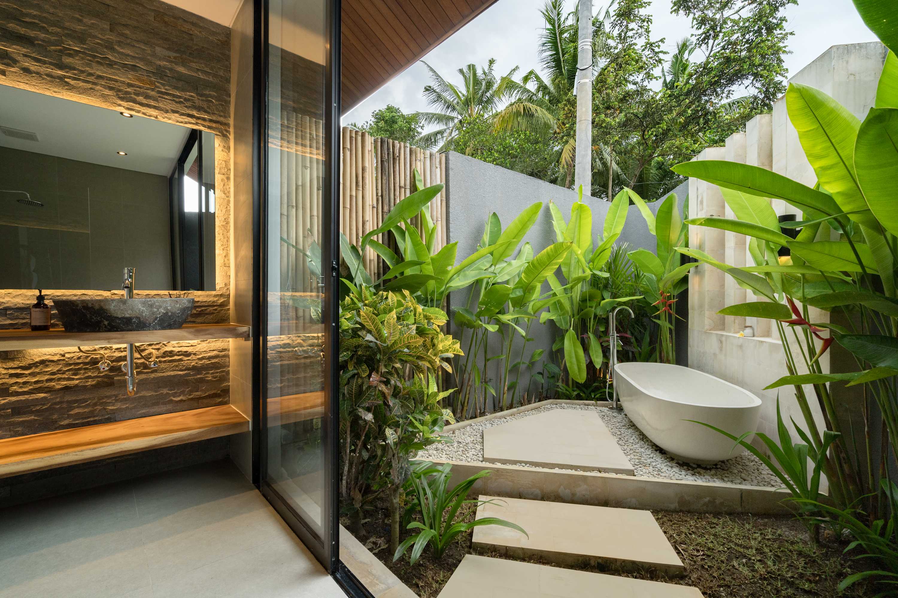 Villa Madinina in Ubud — image 4
