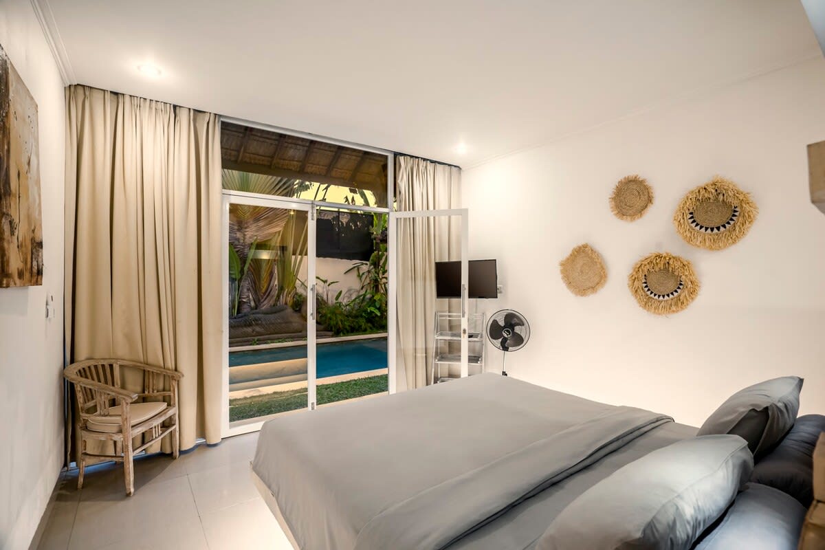 Garden Villa · 6BR · Seminyak — 6BR Villa Rental in Seminyak — image 11