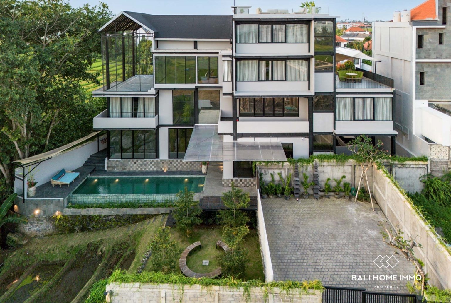 Luxury 7 Bedroom Villa for Yearly Rental in Cemagi Bali