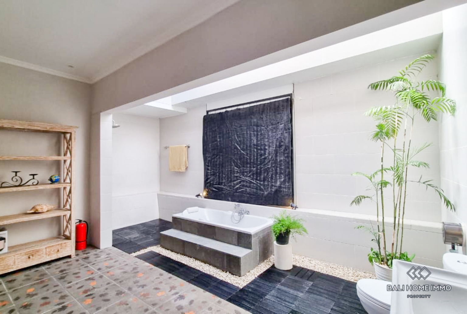 Newly Renovated 2 Bedroom Villa for Yearly Rental in Bali Umalas — image 16
