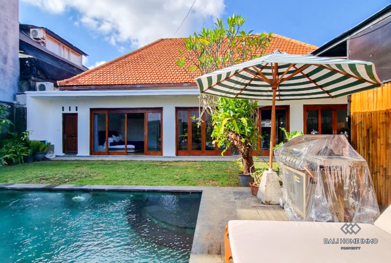 Newly Renovated 2 Bedroom Villa for Yearly Rental in Bali Umalas — image 19