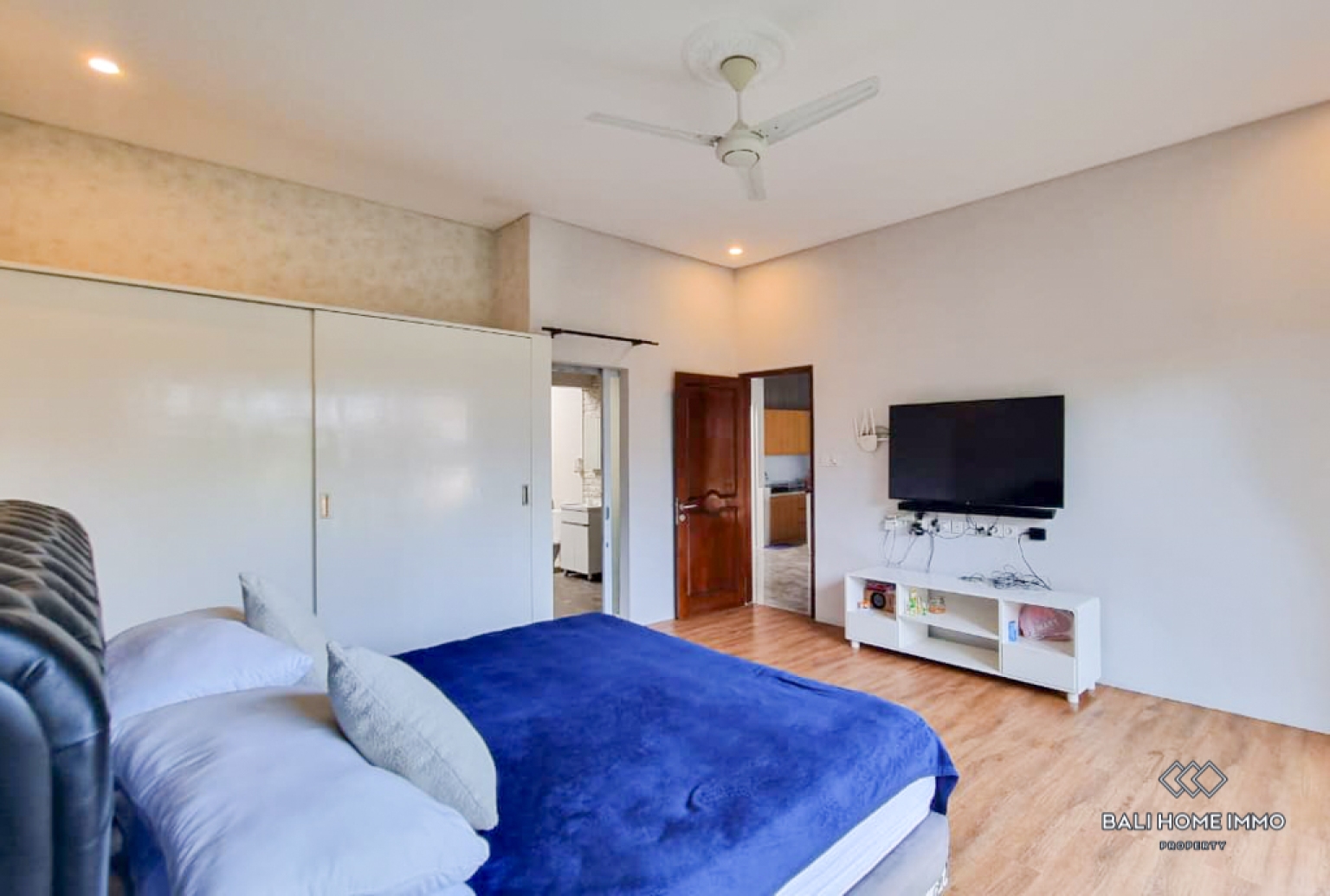 Newly Renovated 2 Bedroom Villa for Yearly Rental in Bali Umalas — image 11